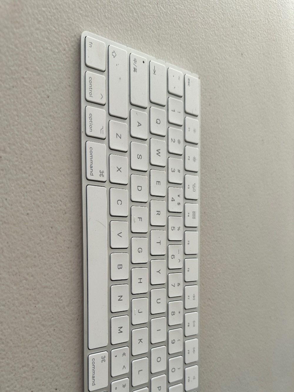 Genuine Apple Magic Keyboard - Wireless - Silver w/white keys